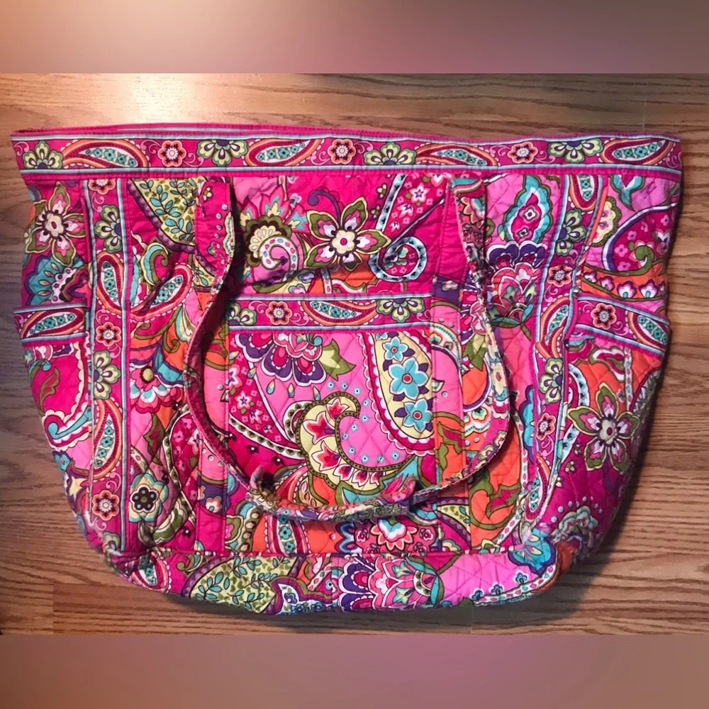 Vera Bradley Quilted Weekender Tote Bag Pink Paisley Floral L 14x20” Duffel Bag - Picture 3 of 11